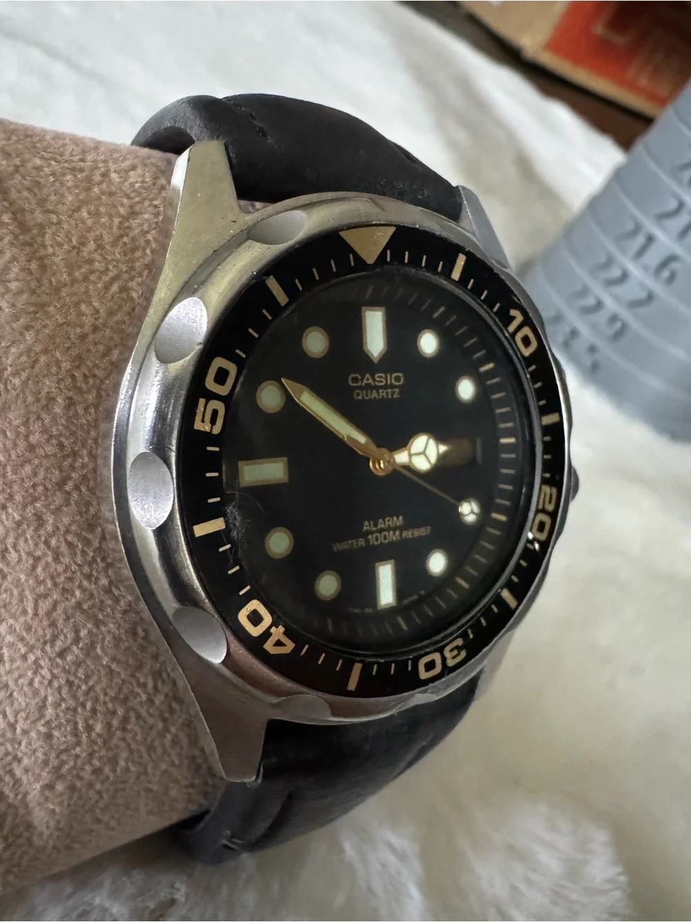 Vintage Casio 343 MMA-200W quartz analog-digital diver watch from the late 1980s